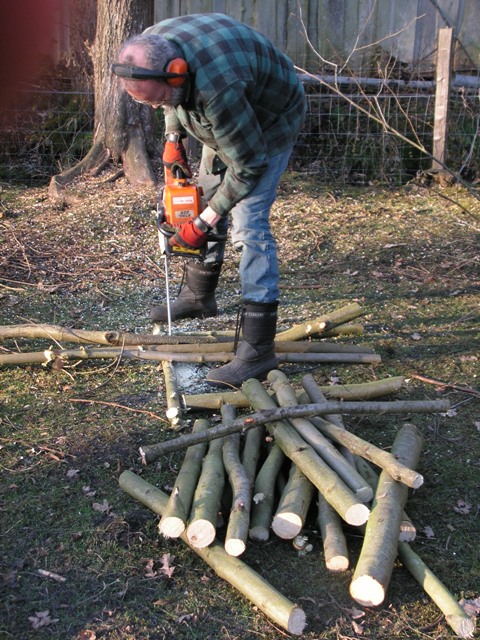 Kort maken voor de houtstapel